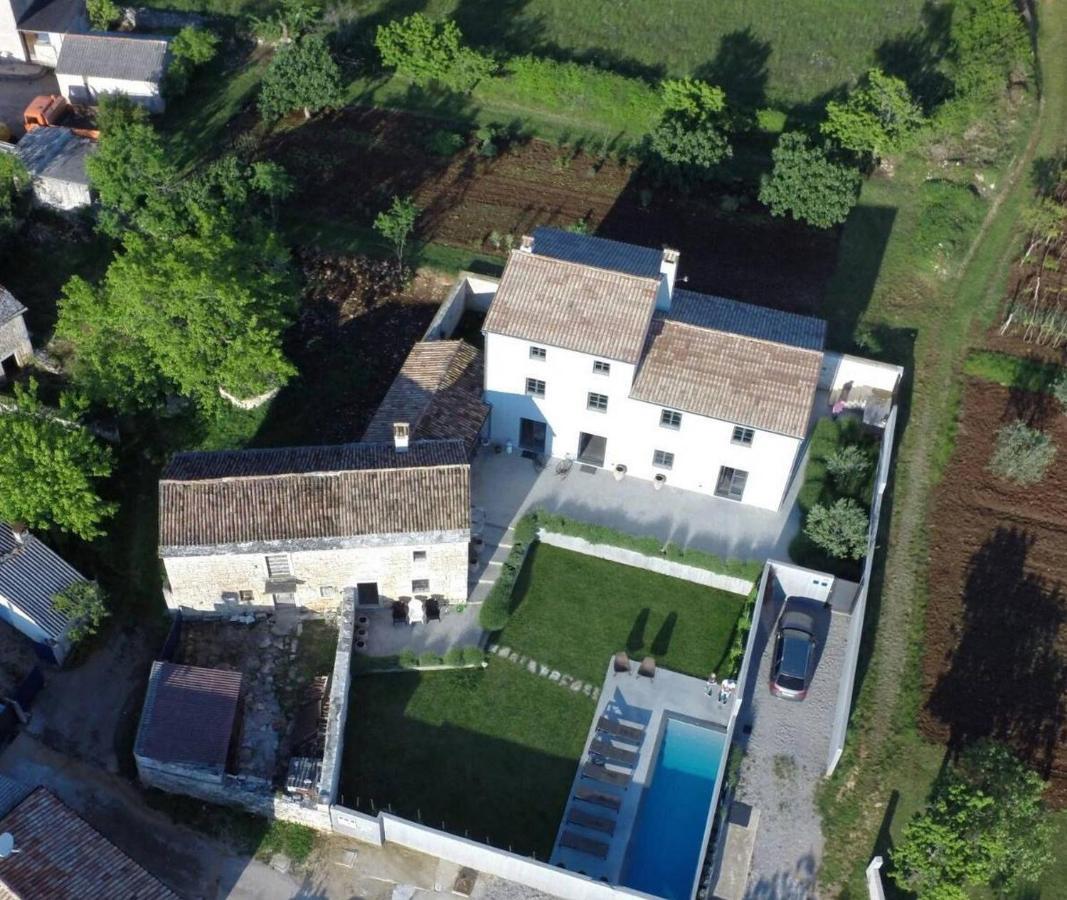 Br Villas By Rent Istria Radetici Luaran gambar